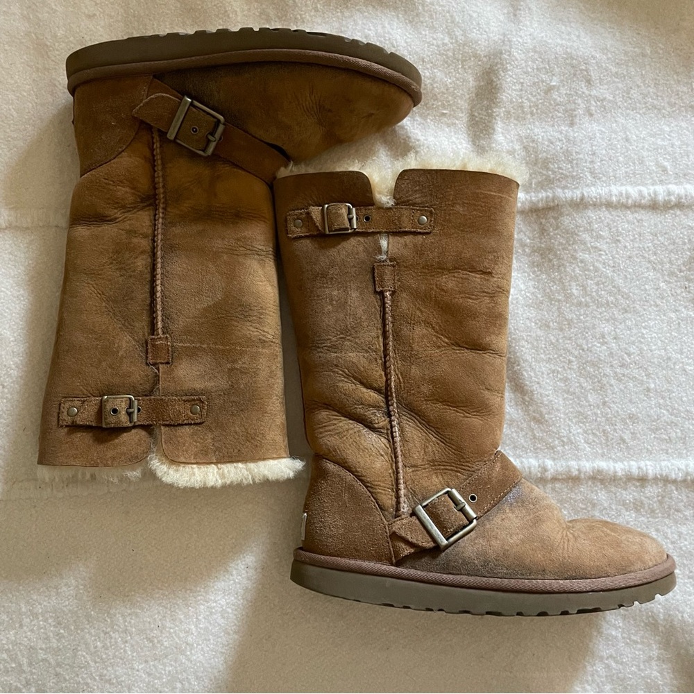 UGG | Classic Tall Dylyn Brown Boots